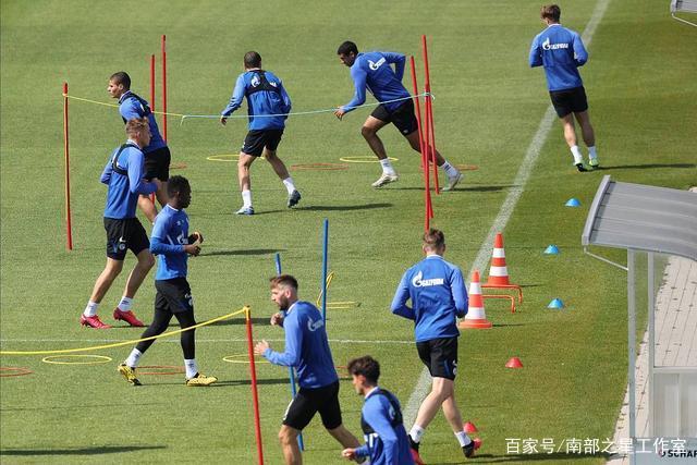 巴萨或可轻松引进法布雷加斯担任主帅